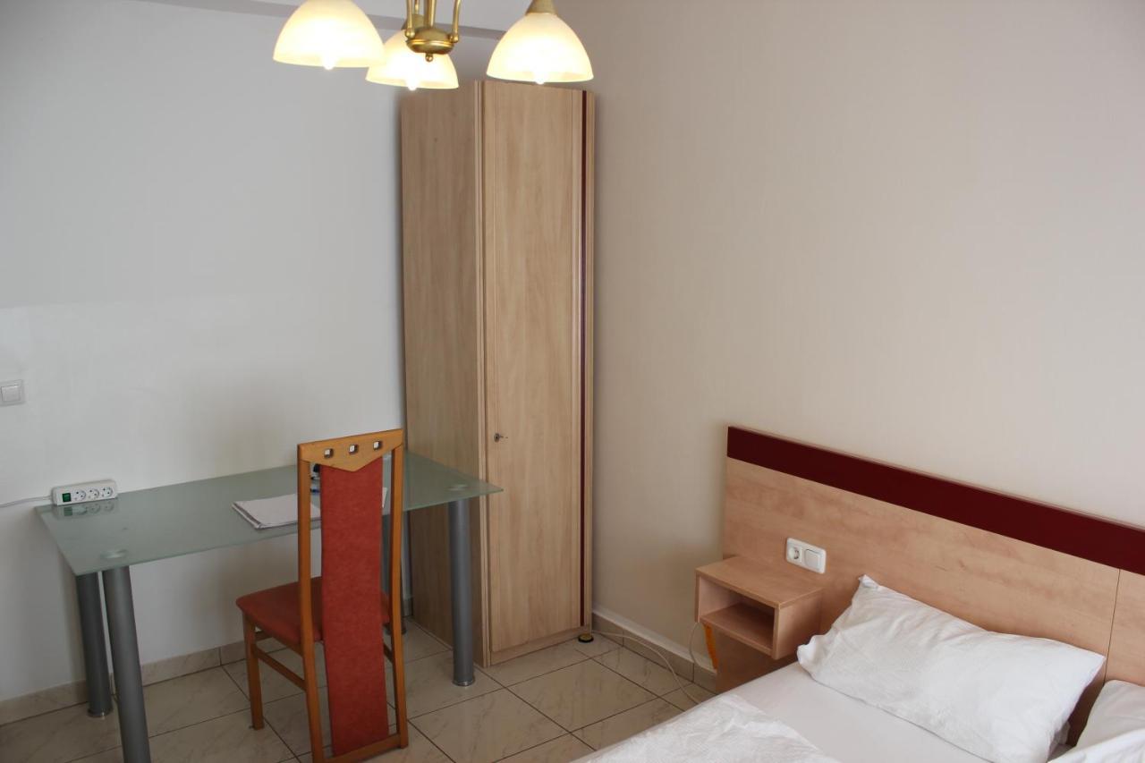 Ein In Wohngemeinschaft Netflix, Internet, Kuche, Premium Kabelfernsehen, Queen-size-bett 160cm Homestay Berlin