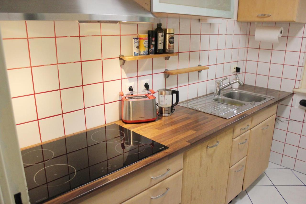 Alloggio in famiglia Ein In Wohngemeinschaft Netflix, Internet, Kuche, Premium Kabelfernsehen, Queen-size-bett 160cm